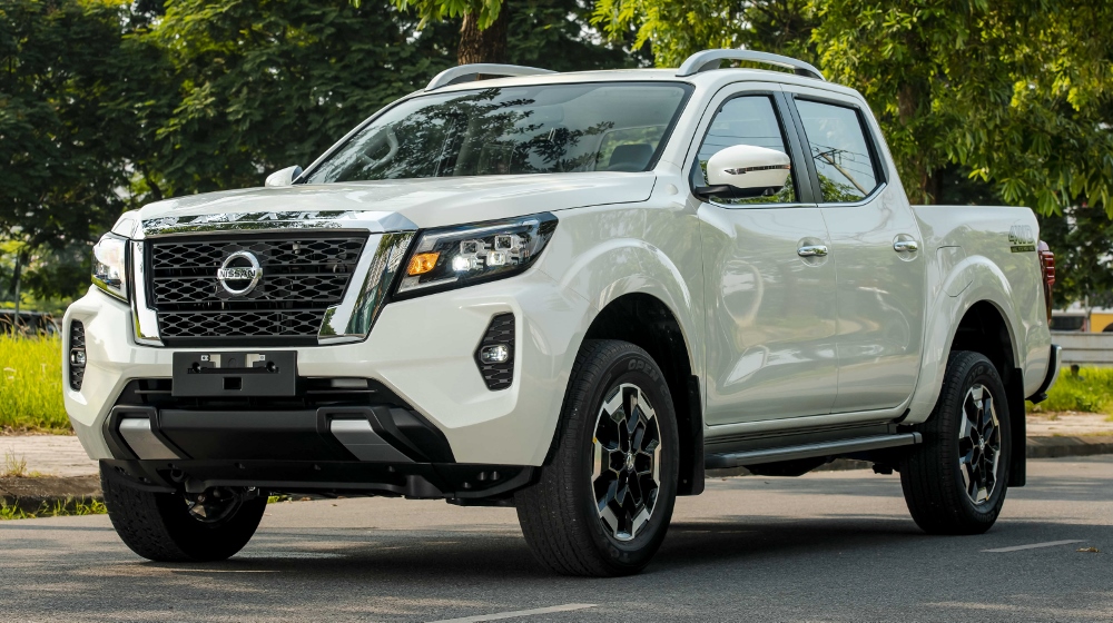 So sánh xe bán tải Nissan Navara tại Việt Nam với bản nâng cấp 2021